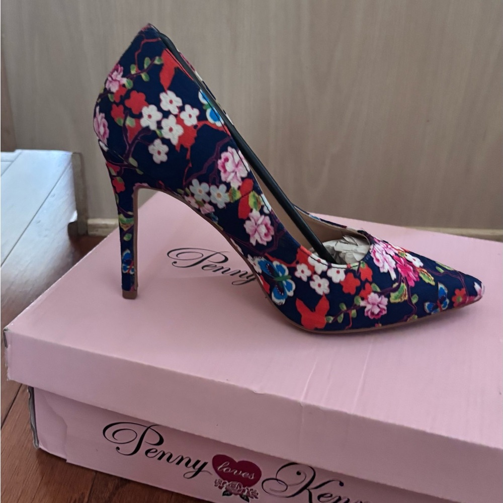Penny Loves Kenny Blue Floral Heels Elegant Pumps